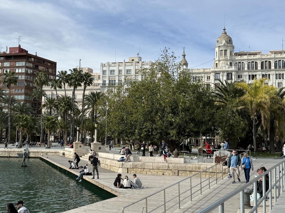 Alicante Puerto. Paseo Marítimo