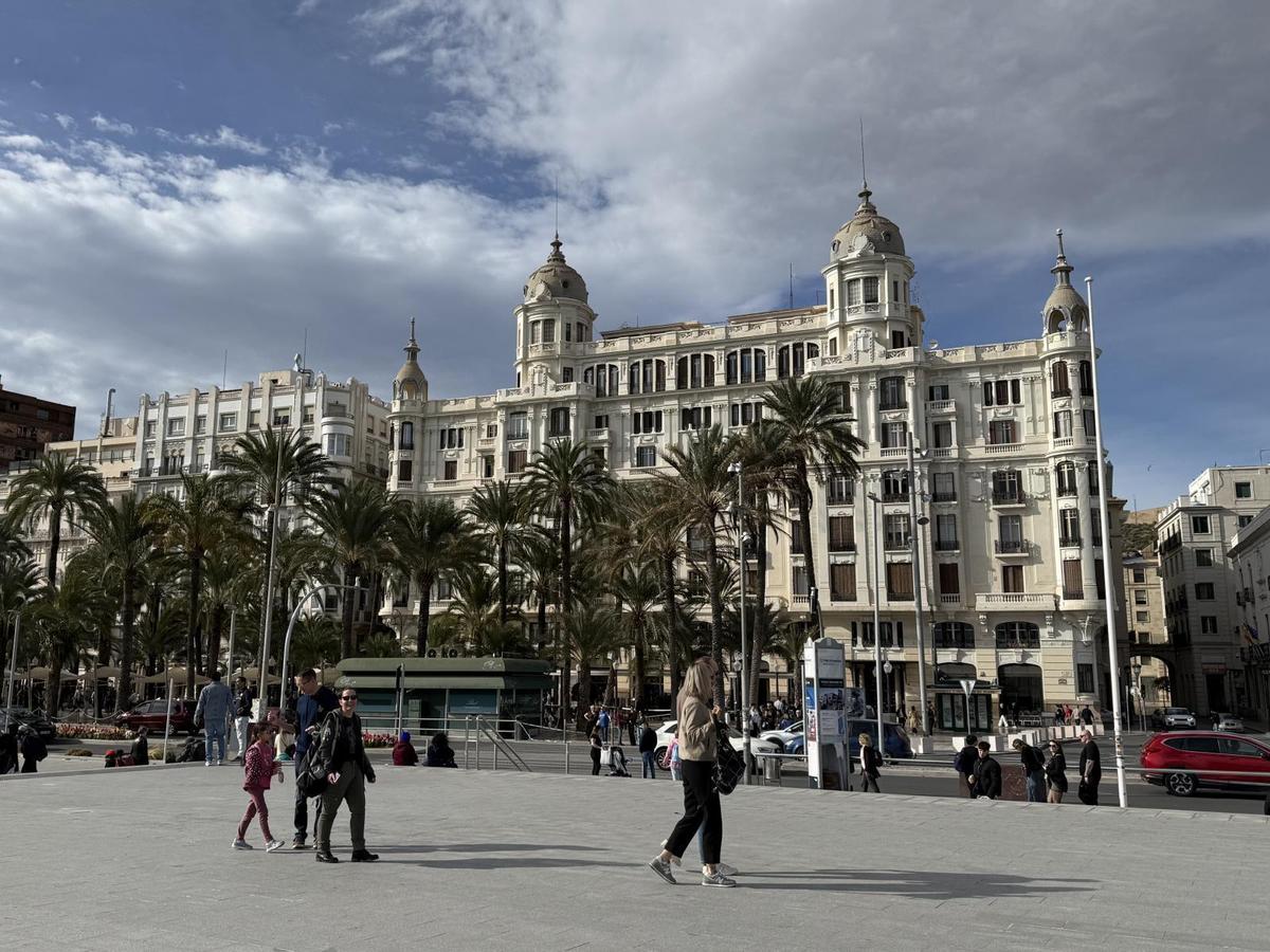 Alicante Puerto. Paseo Marítimo